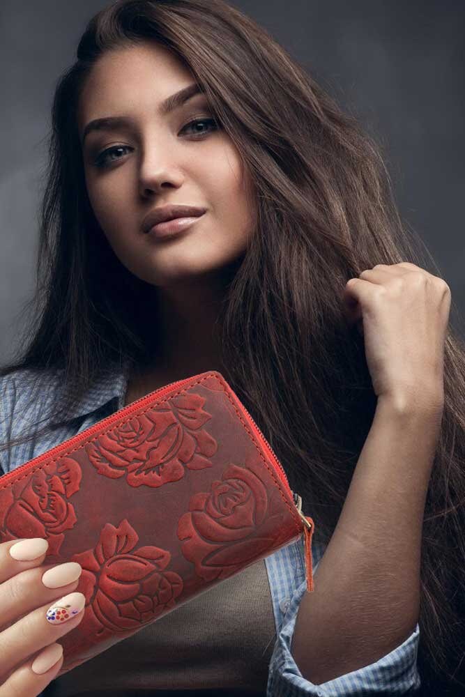 Damen Geldbörse aus Echtleder mit RFID-Schutz, Rot, 17 × 10 × 4 cm, Rosenprägung, viele Fächer
